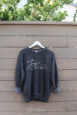 JOY TO THE WORLD    Mineral Graphic Sweatshirt  : BEACH SAND / L OAT COLLECTIVE