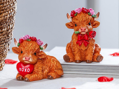 Valentine's Day Table Decor Resin Highland Cow, As Evergreen Enterprises