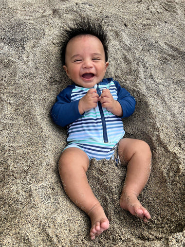 Baby Boys Coastal Stripes Long Sleeve One Piece Rash Guard Swimsuit
: Navy / 12-18m RuffleButts + RuggedButts