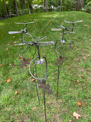 Single Dragonfly - Oak Leaf - Garden Stake Pauls Metal Petals