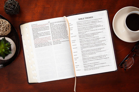 KJV Bible - Giant Print Blush BroadStreet Publishing Group, LLC